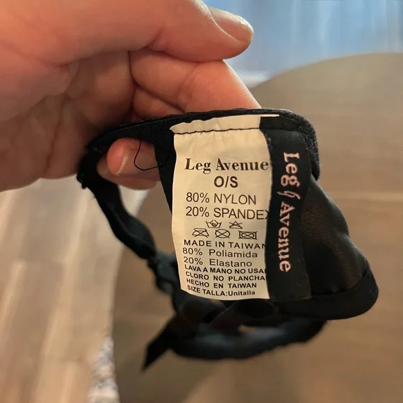 Leg Avenue Adjustable garter - Picture 7 of 8